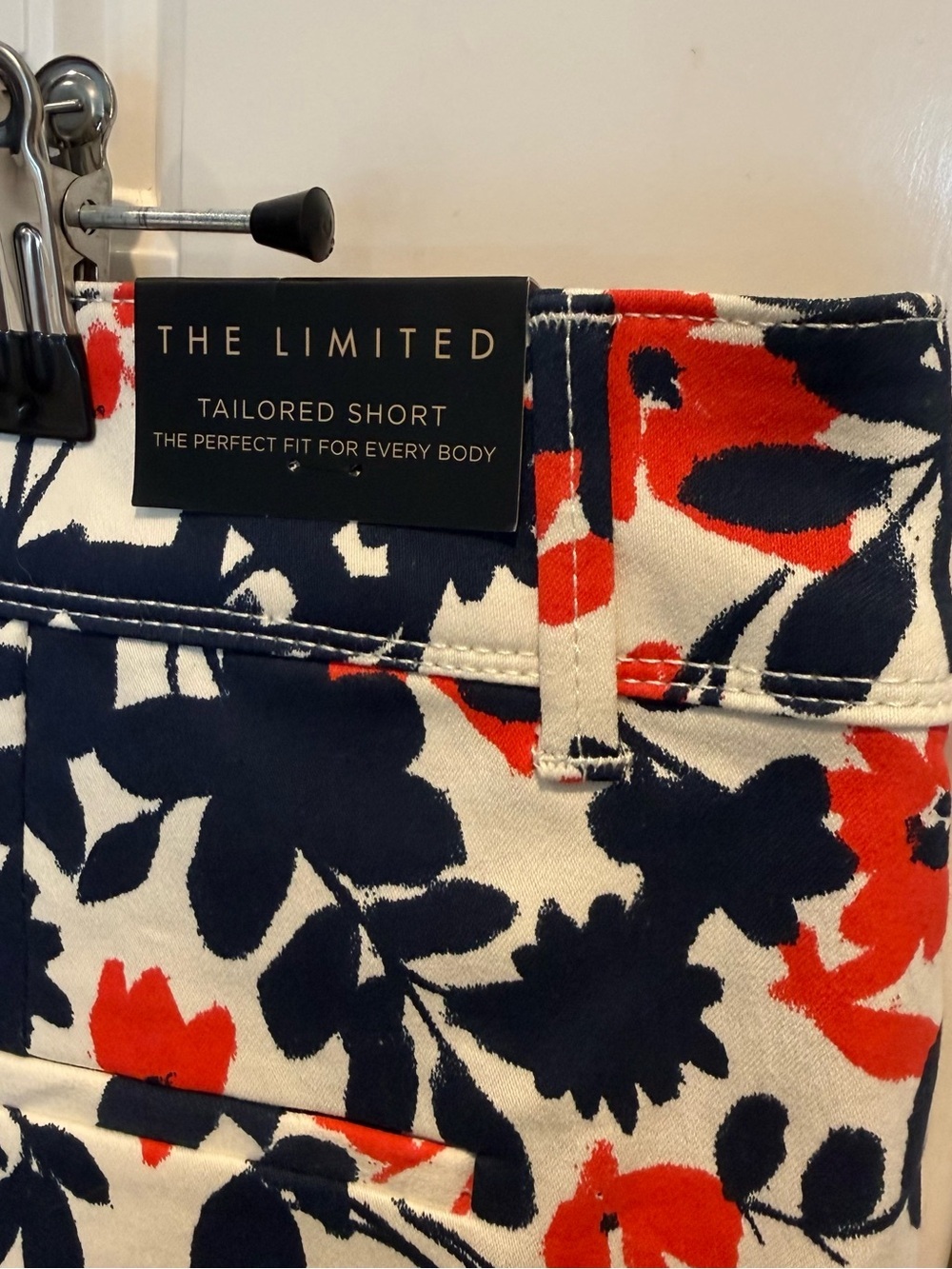 The Limited Red & Navy Floral Cotton Shorts NWT - Picture 6 of 9